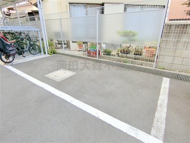 Le-lion西蒲田の駐車場