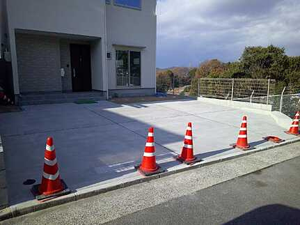 安芸郡府中町清水ヶ丘　新築一戸建ての駐車場