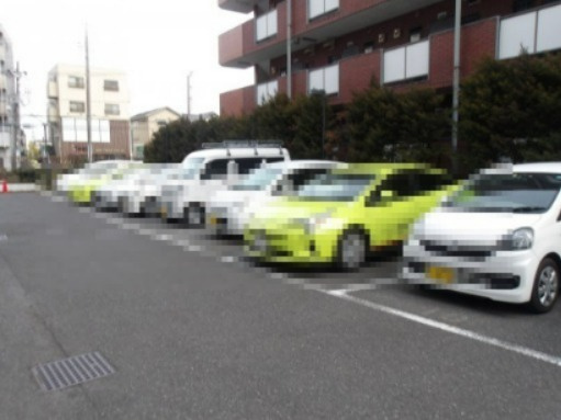 レジディア船橋Ⅱの駐車場