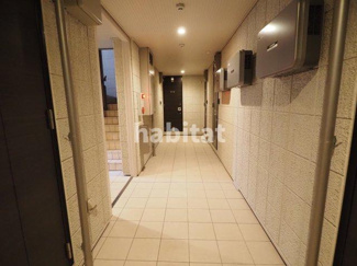 【ロビー】 | 清潔感のある通路で雰囲気も落ち着いています