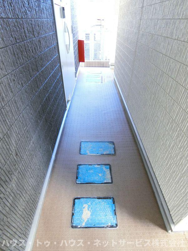 リブリ・メゾンアイ のエントランス