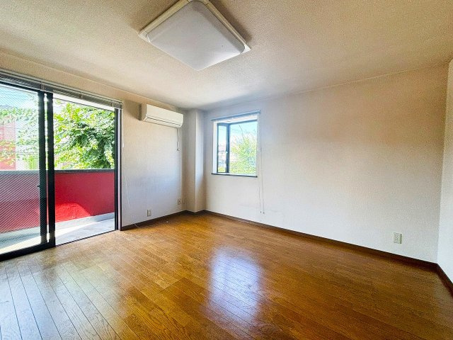 リバシティビル八王子(一棟ビル)の洋室|角部屋　出窓・バルコニーあり 陽当り・通風良好