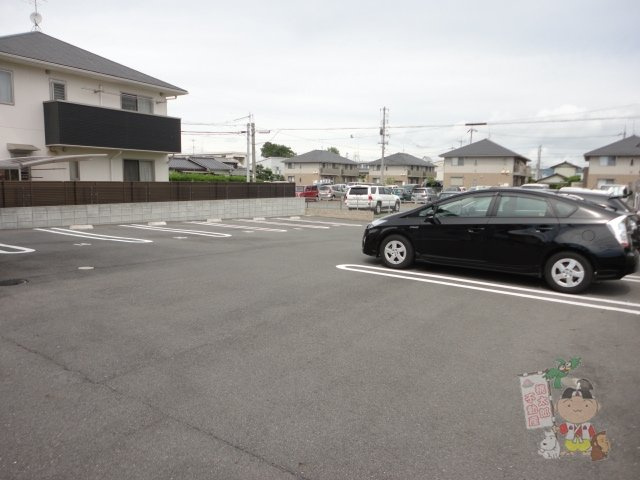 シャーメゾンつばき２番館の駐車場