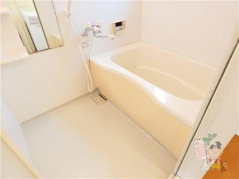 シャーメゾンつばき２番館の浴室|バス