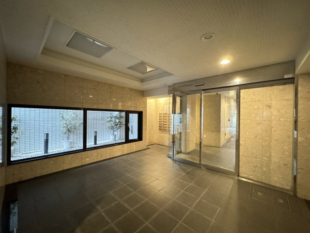 ソルフィエスタ両国のその他共用部分|落ち着いた雰囲気のエントランスホール