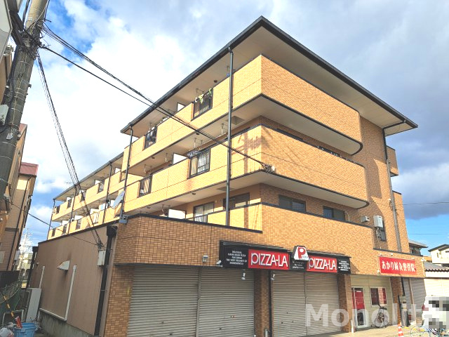 リバティ初芝の外観