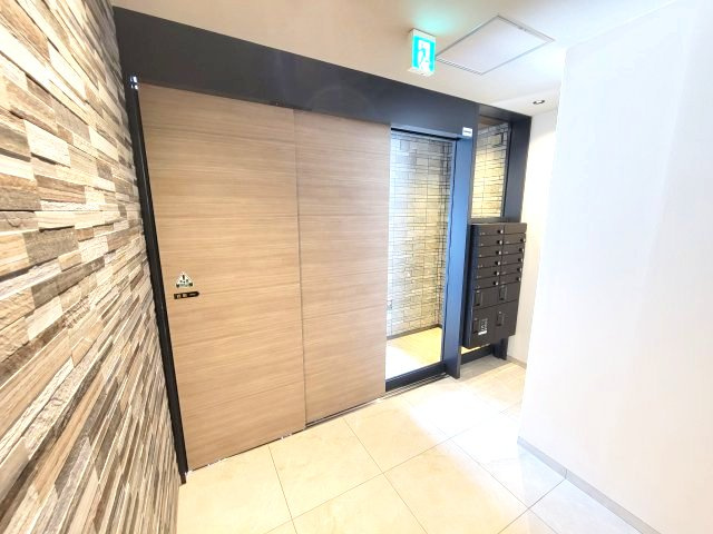 シャーメゾンNACのロビー