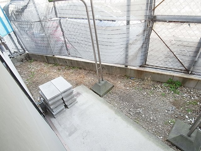 綱崎マンションの庭|専用庭付き