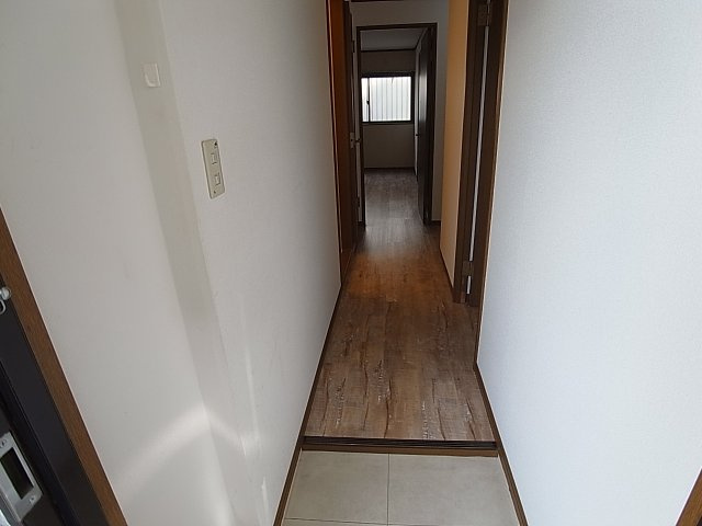 綱崎マンションの玄関|きれいな玄関です