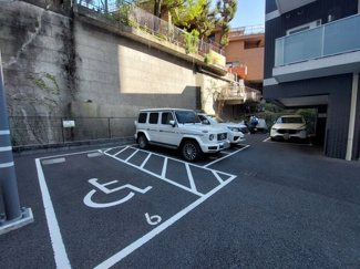 【駐車場】