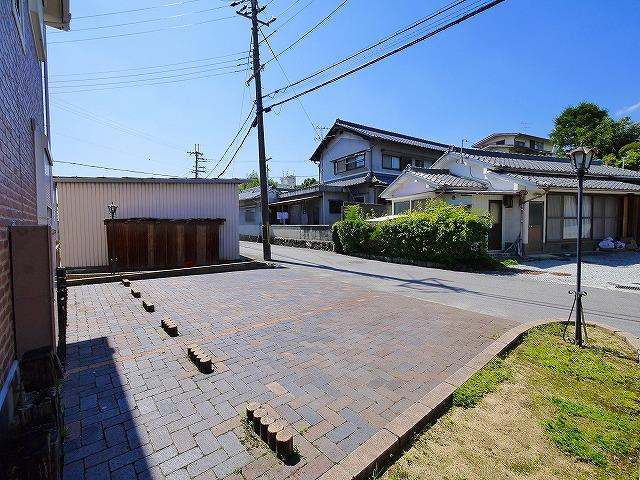 ベルカーサの駐車場