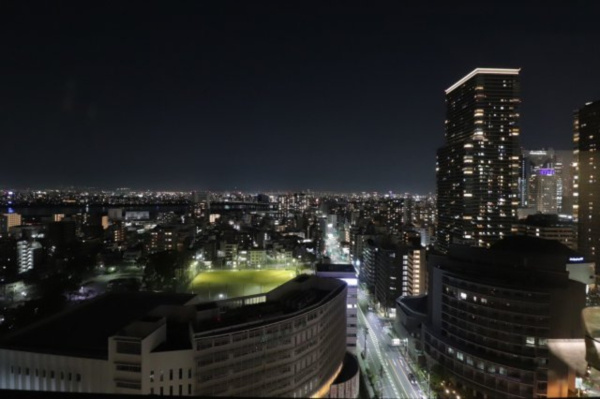 【展望】 | 【スカイラウンジからの展望】あみだ池筋と淀川を望む、タワーマンションらしさいっぱいの光景です。