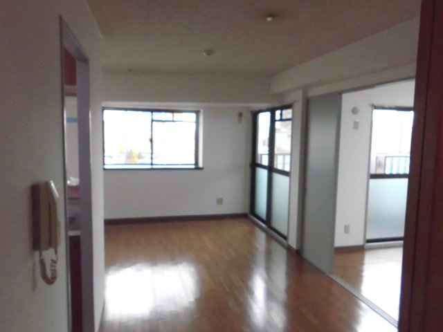 ベイスターズ21の居間・リビング