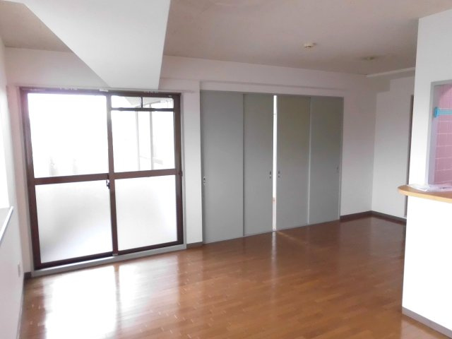 ベイスターズ21の居間・リビング