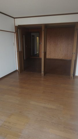 高砂ハイツの洋室