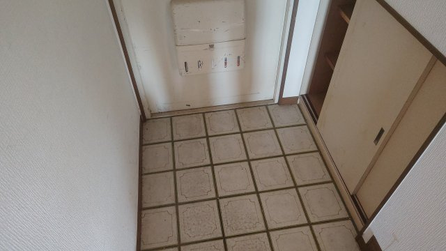 高砂ハイツの玄関