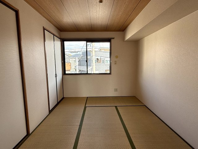 パインファミールの和室