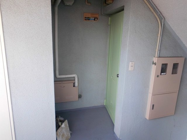 日下マンションの玄関