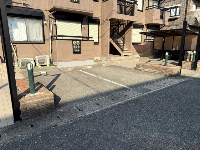 ソファレ池上の駐車場