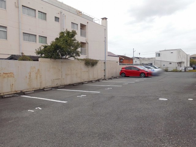 フローラ山の下の駐車場