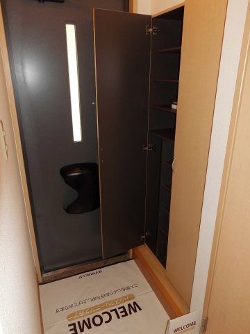 フローラ山の下の玄関