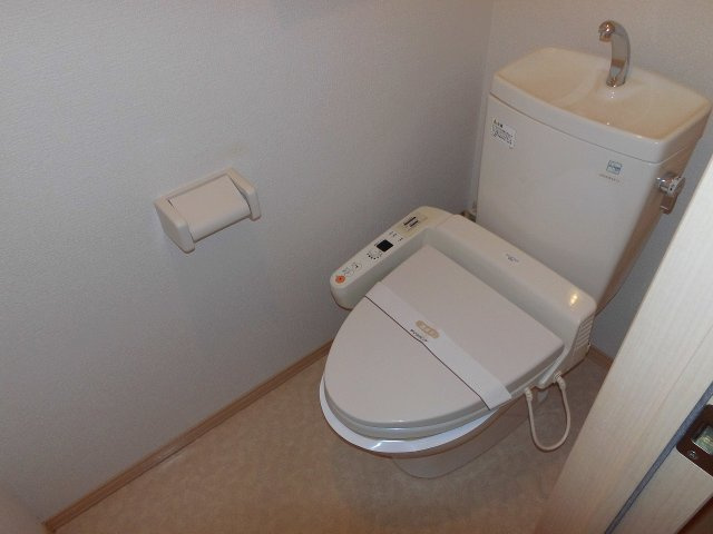 フローラ山の下のトイレ