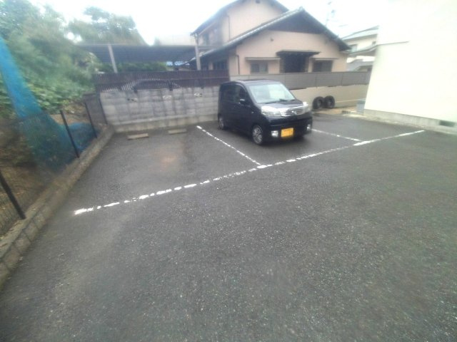 クレールの駐車場