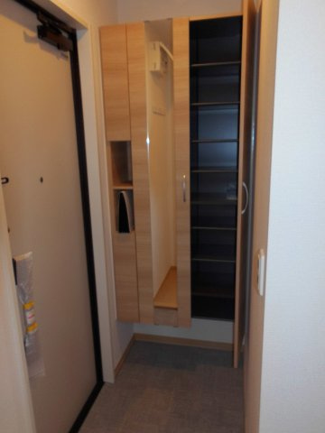 エムライズ材木町の玄関