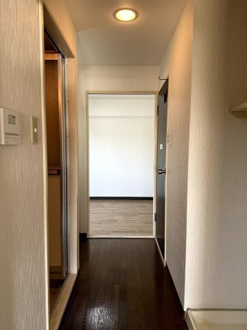 明高前アバンティの内装