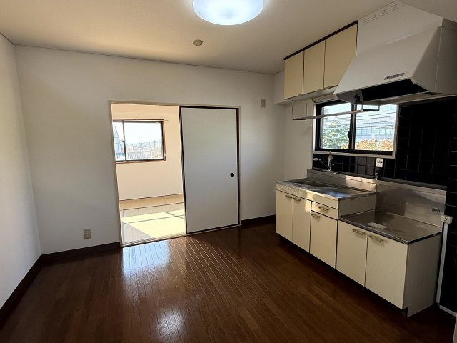 明高前アバンティの居間・リビング