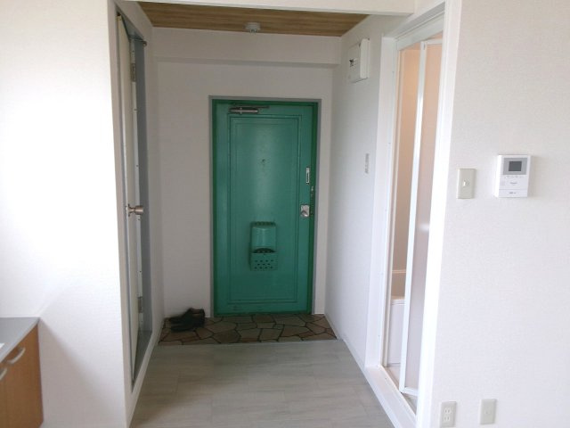 ハイツ長畑の玄関