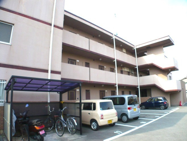 ウエストリヴァーの外観