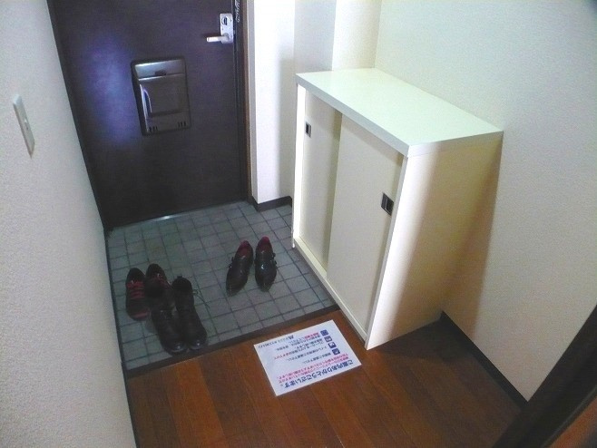 ウエストリヴァーの玄関