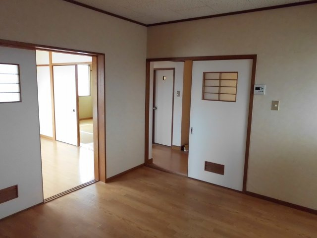 ハイフラット静徳の居間・リビング