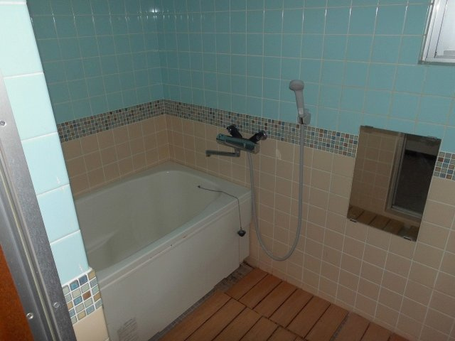 ハイフラット静徳の浴室