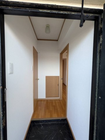 明神マンション1号の玄関
