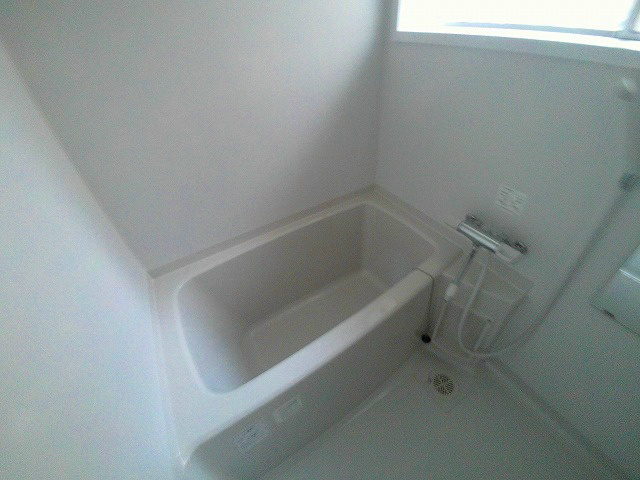 明神マンション1号の浴室