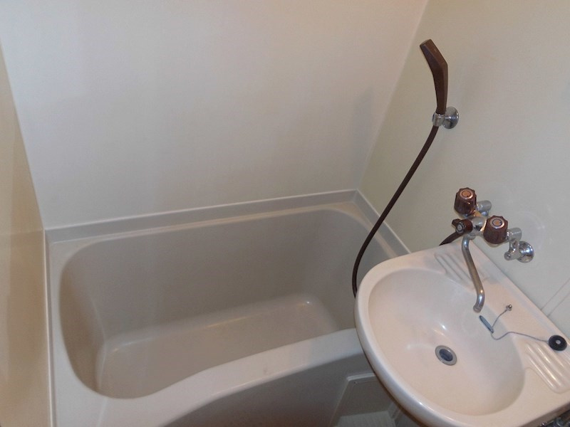 レオ西明石の浴室