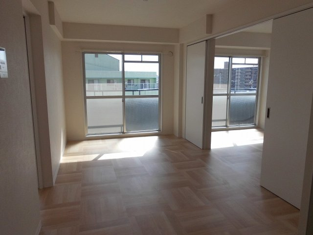 エヴァンスⅡの居間・リビング