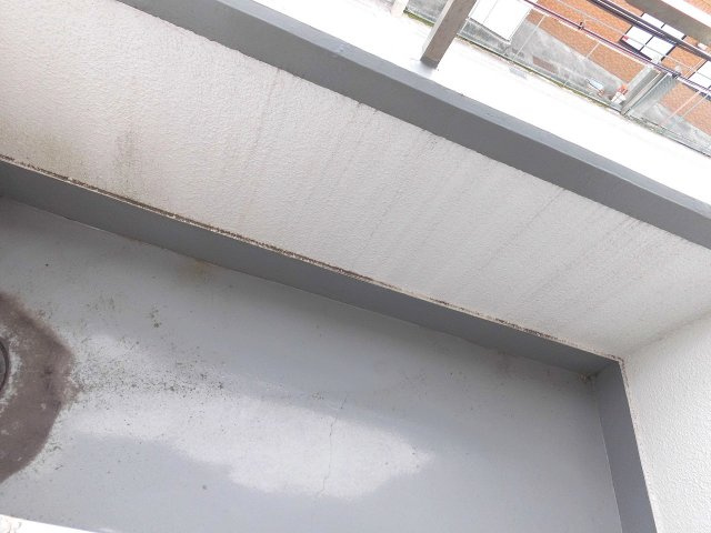 164ビルのバルコニー