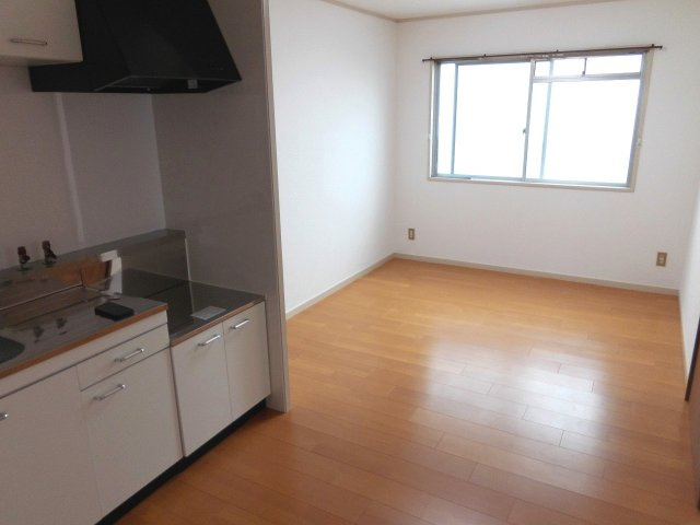 164ビルの居間・リビング