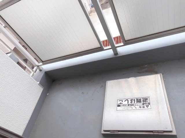 164ビルのバルコニー