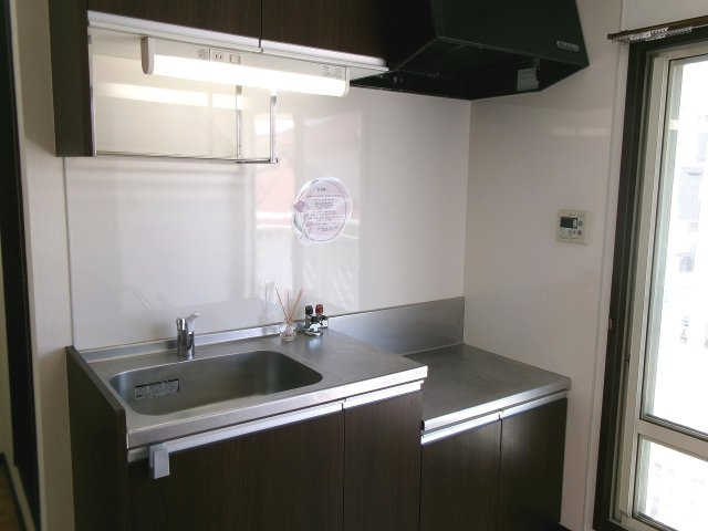 ウィンディアA棟B棟のキッチン