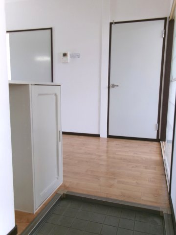 ウィンディアA棟B棟の玄関