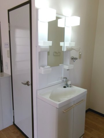 ウィンディアA棟B棟の洗面所