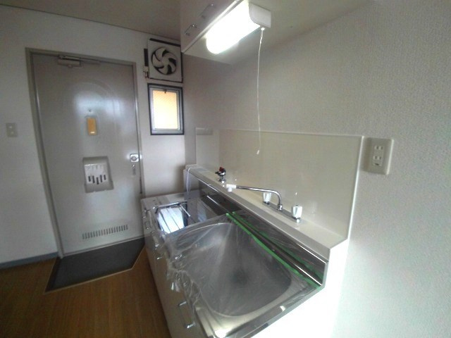 タウニー泉2の居間・リビング