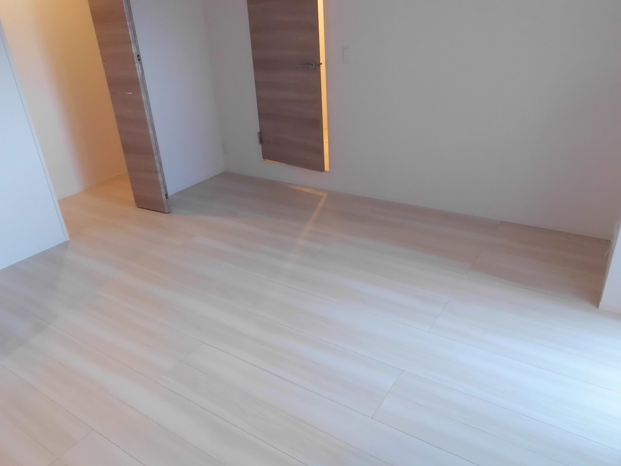 エスターテ西明石の洋室