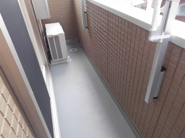 エスターテ西明石のバルコニー