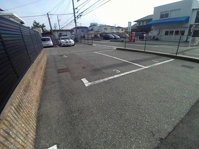 ボヌールの駐車場