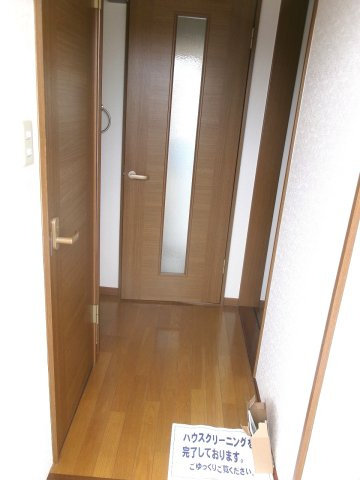 サンエキューズⅧの玄関